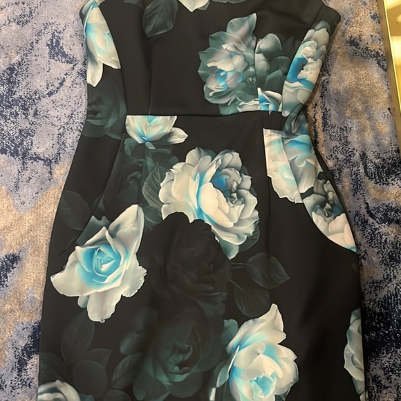 Calvin Klein flowery classic formal dress - Picture 3 of 3